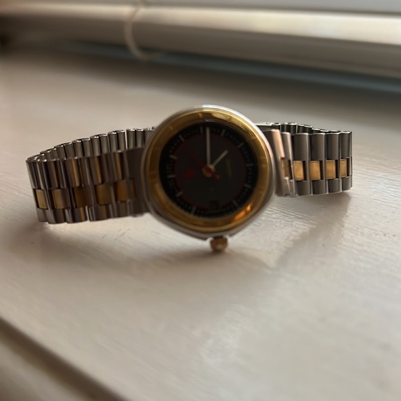 Stunning vintage Ferrari Women’s watch - Picture 3 of 6